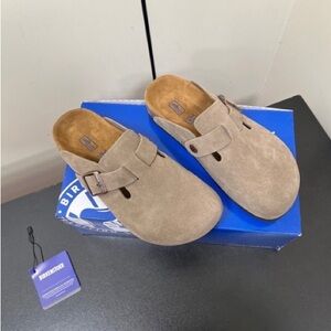 NWT Birkenstock Boston taupe suede mule clogs